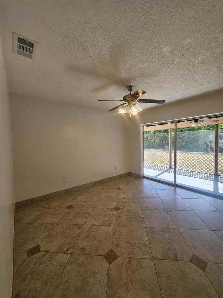 1225 Armsdale Ave - Photo 4 of 31