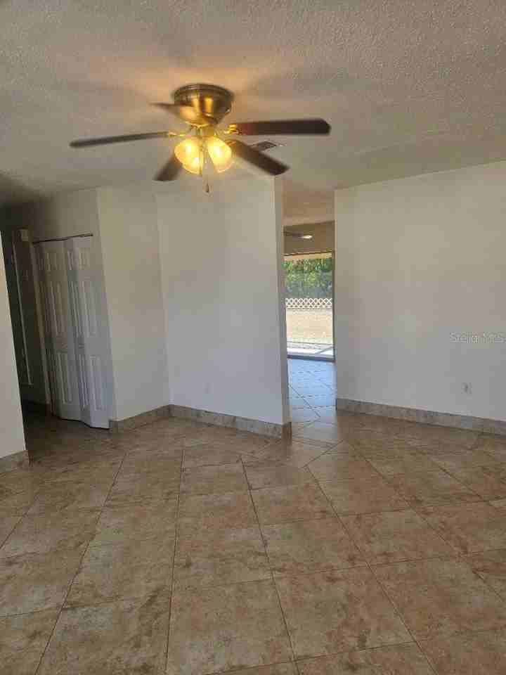 1225 Armsdale Ave - Photo 7 of 31