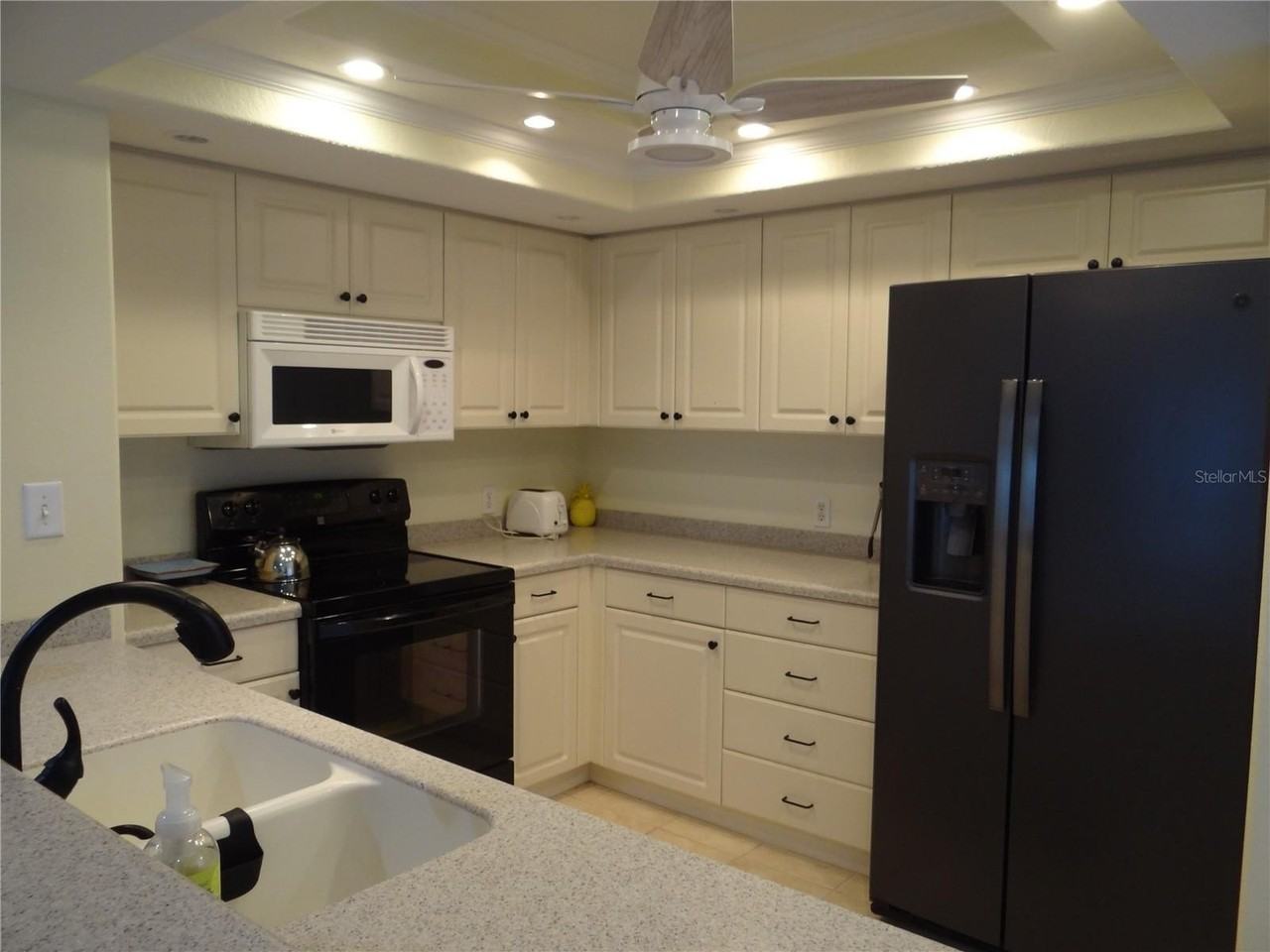601 Shreve St Apt 41c - Photo 3 of 18
