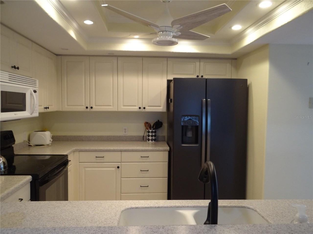 601 Shreve St Apt 41c - Photo 4 of 18