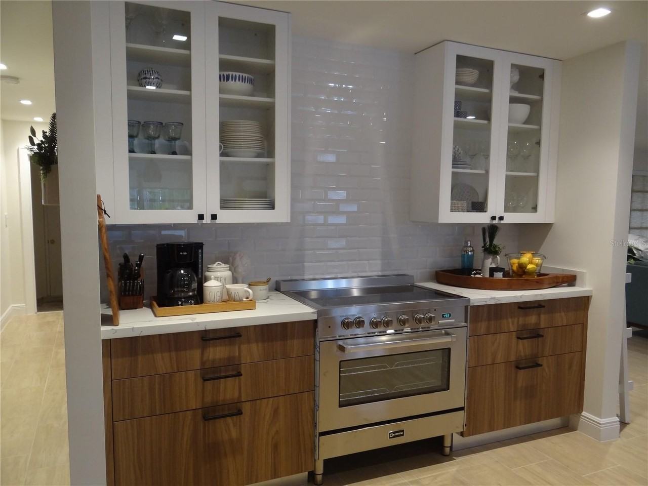 470 Bal Harbor Blvd - Photo 5 of 24