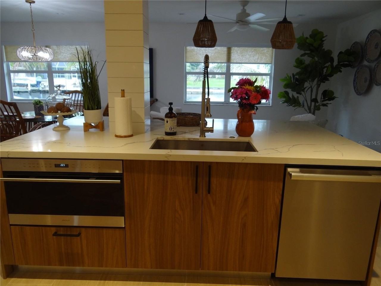 470 Bal Harbor Blvd - Photo 7 of 24