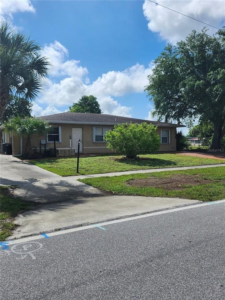 2220 Birchcrest Blvd