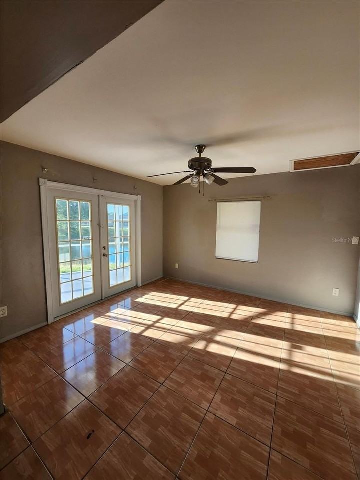 2220 Birchcrest Blvd - Photo 4 of 14