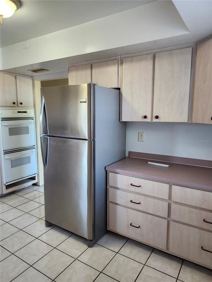 2220 Birchcrest Blvd - Photo 6 of 14