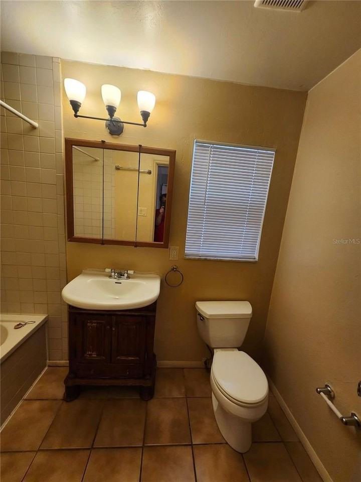 2220 Birchcrest Blvd - Photo 7 of 14