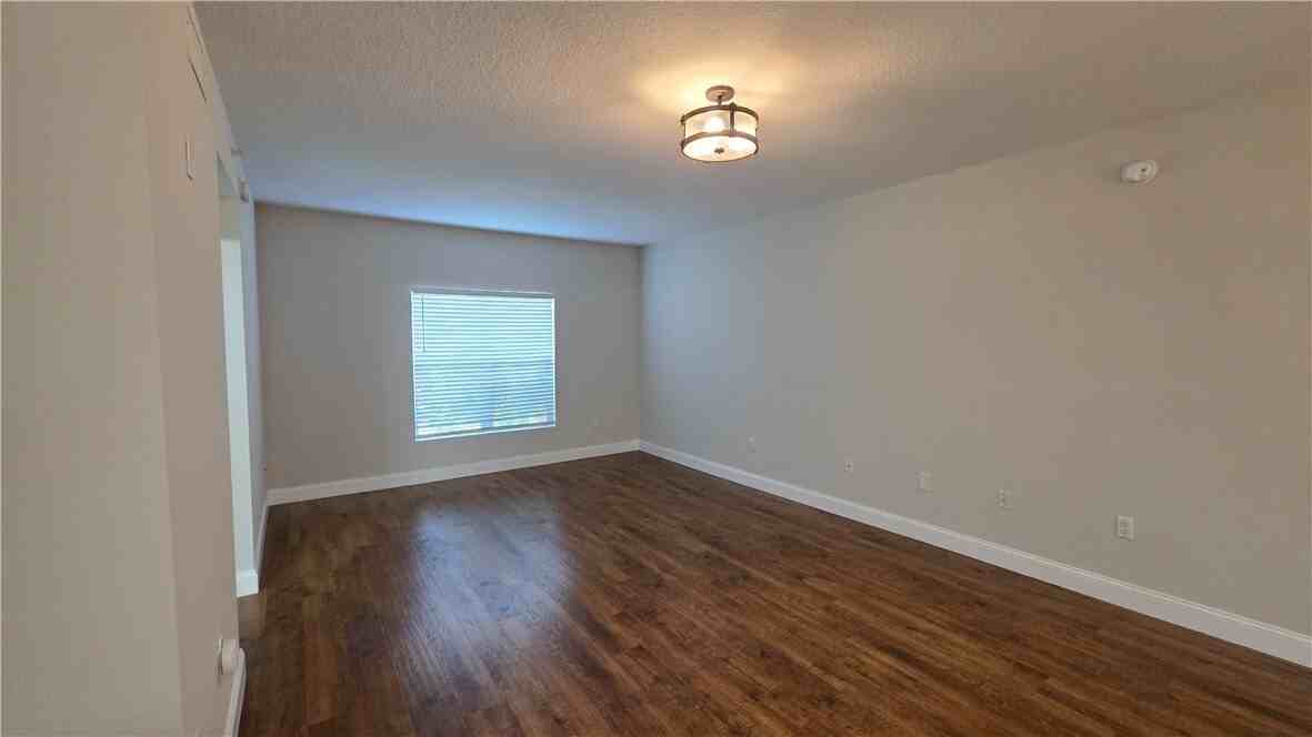 5090 Fairways Cir Apt H105 - Photo 3 of 17