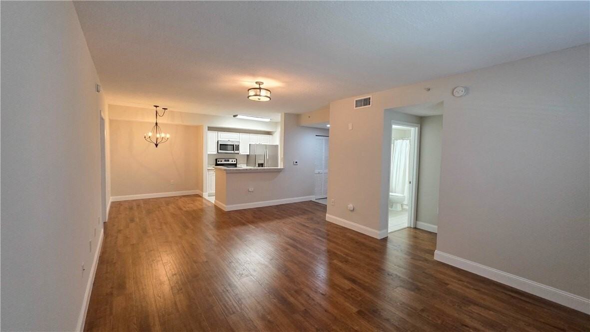 5090 Fairways Cir Apt H105 - Photo 4 of 17