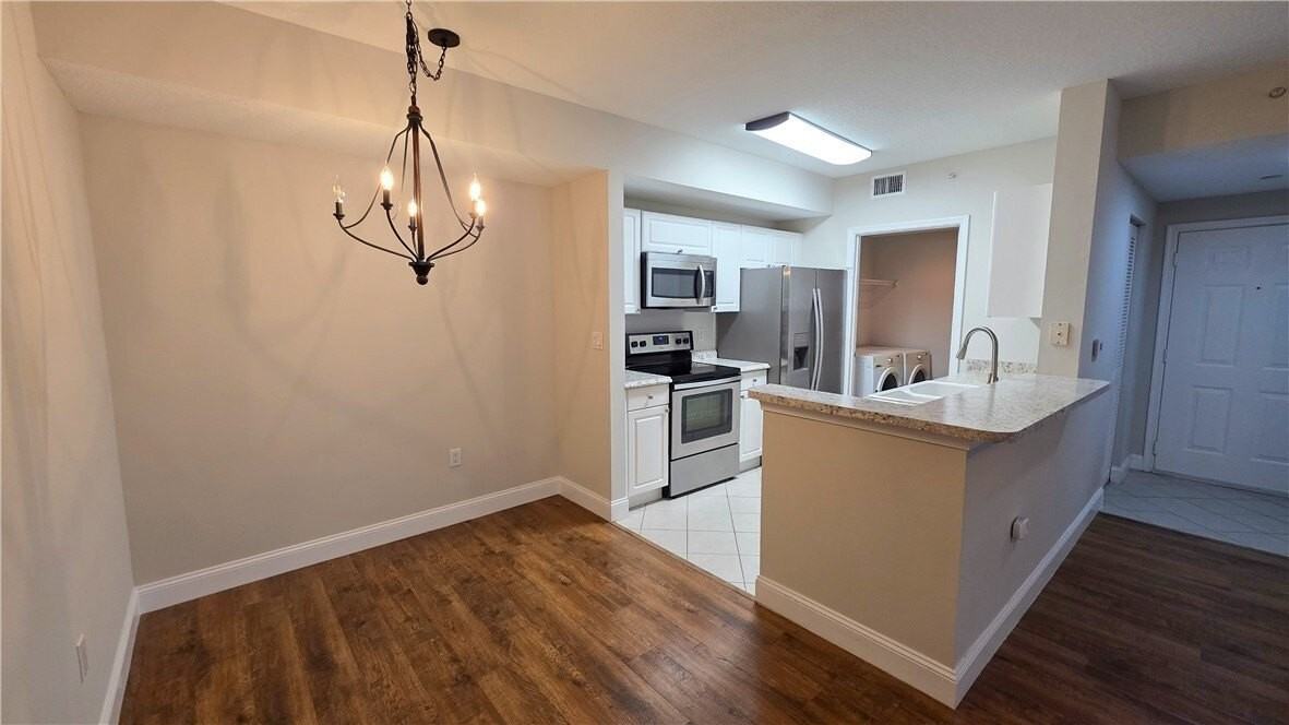 5090 Fairways Cir Apt H105 - Photo 6 of 17