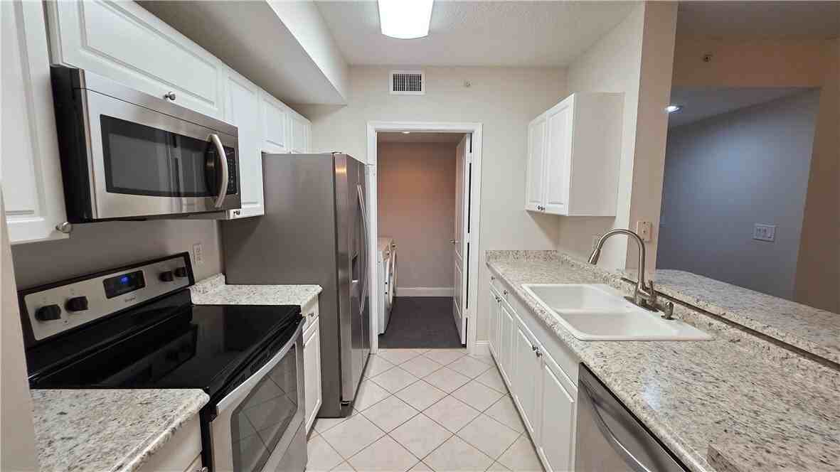 5090 Fairways Cir Apt H105 - Photo 7 of 17