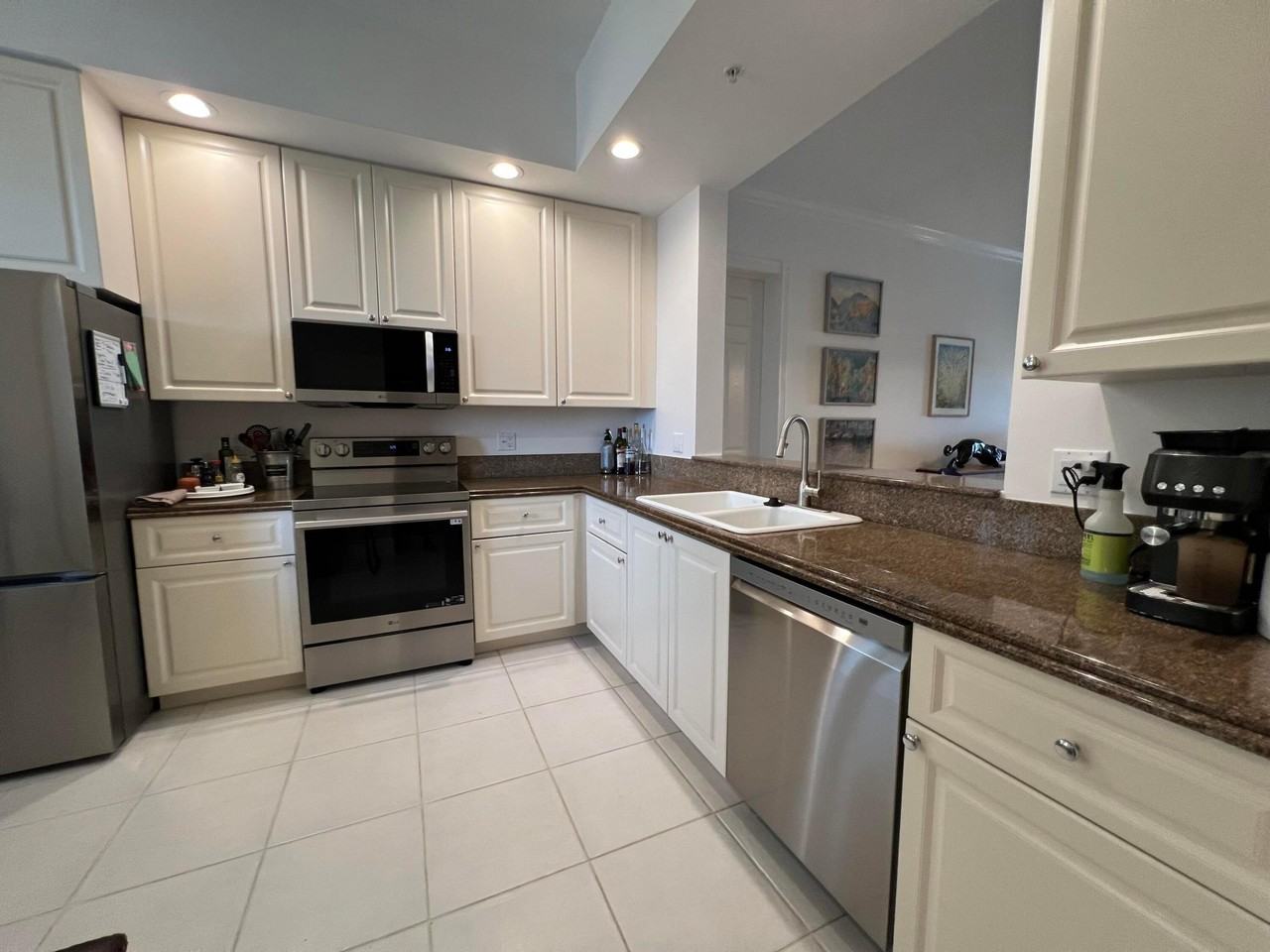 13 Harbour Isle Dr W Ph 2 - Photo 4 of 22