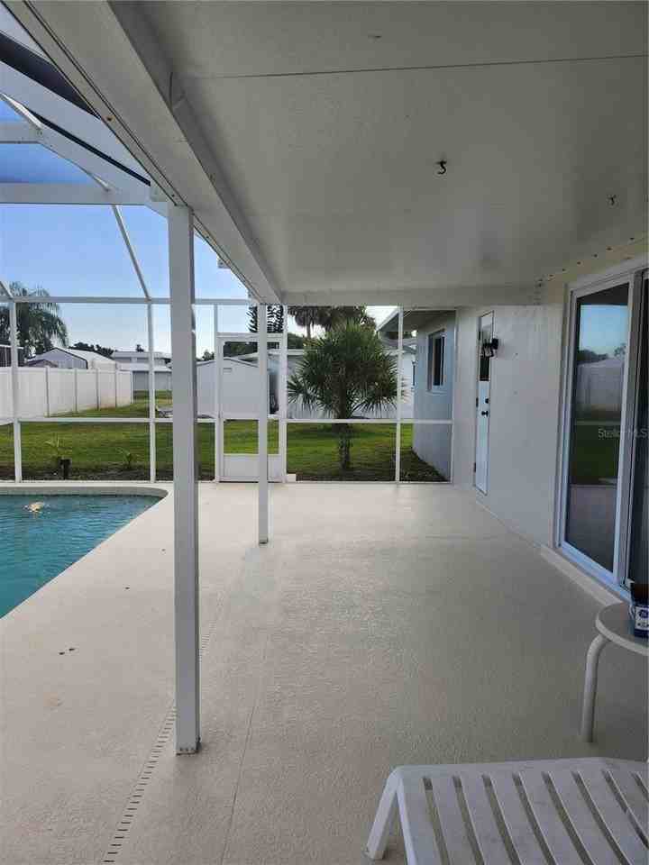2441 Beacon Dr - Photo 3 of 10