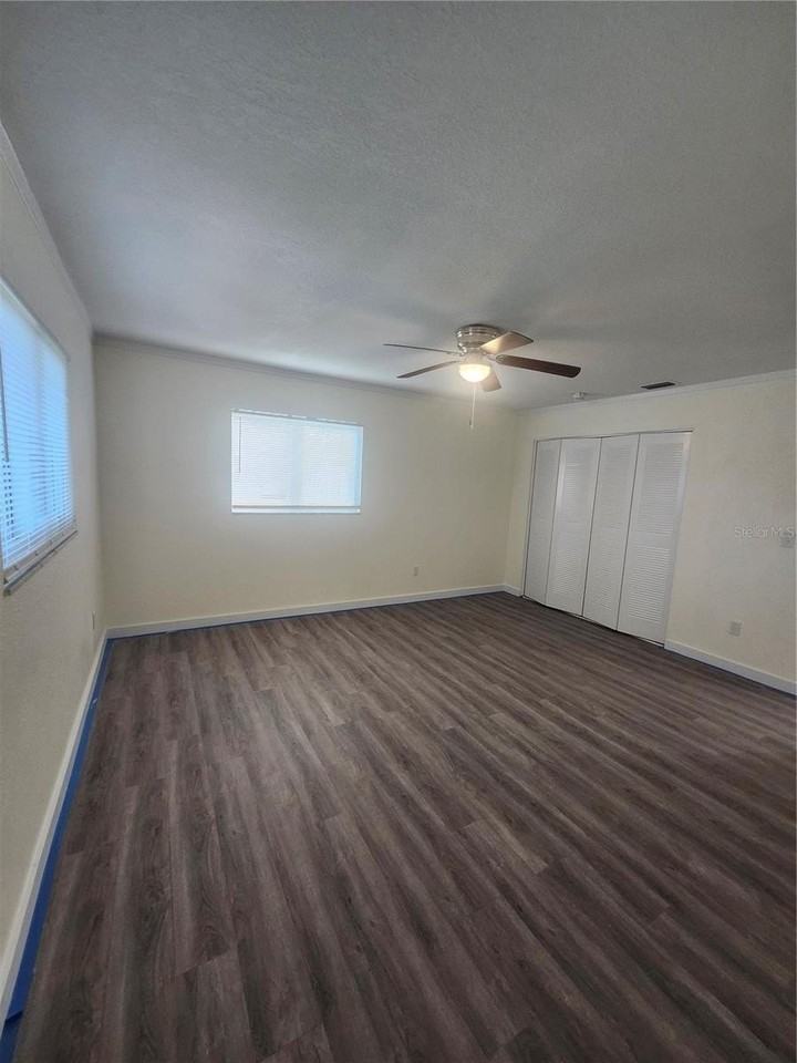 2441 Beacon Dr - Photo 4 of 10