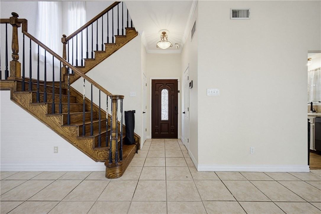 14732 Prairie Creek Dr - Photo 3 of 28
