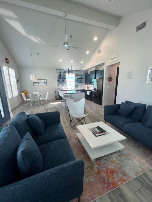 104 Port Isabel St - Photo 2 of 12