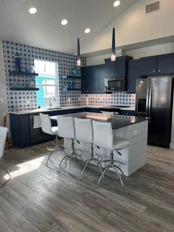 104 Port Isabel St - Photo 3 of 12