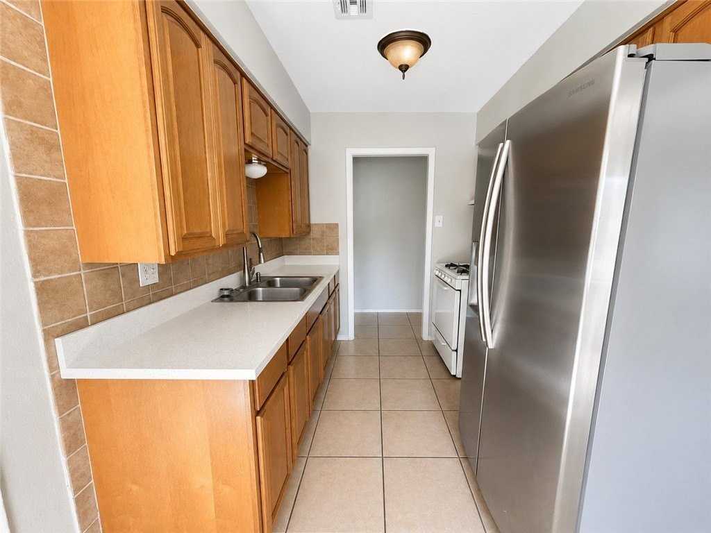 441 N Lamont St - Photo 3 of 9
