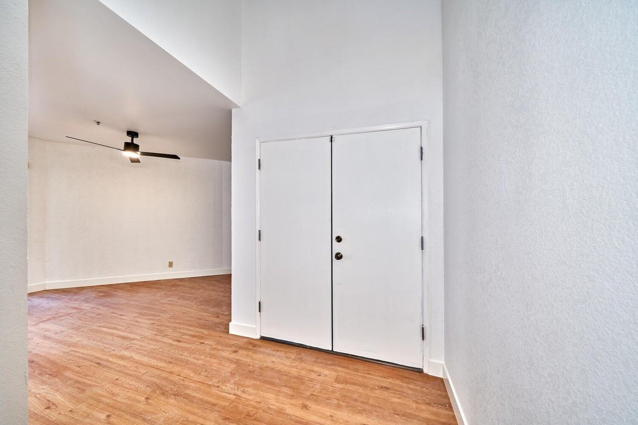 414 Village Sq W - Photo 3 of 48