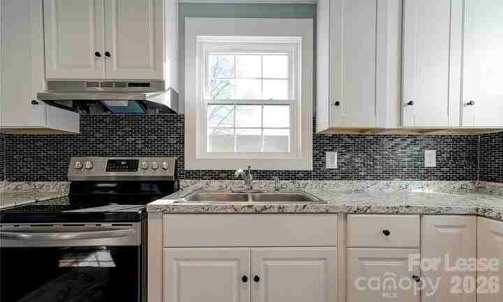 803 Katherine Ave - Photo 5 of 18