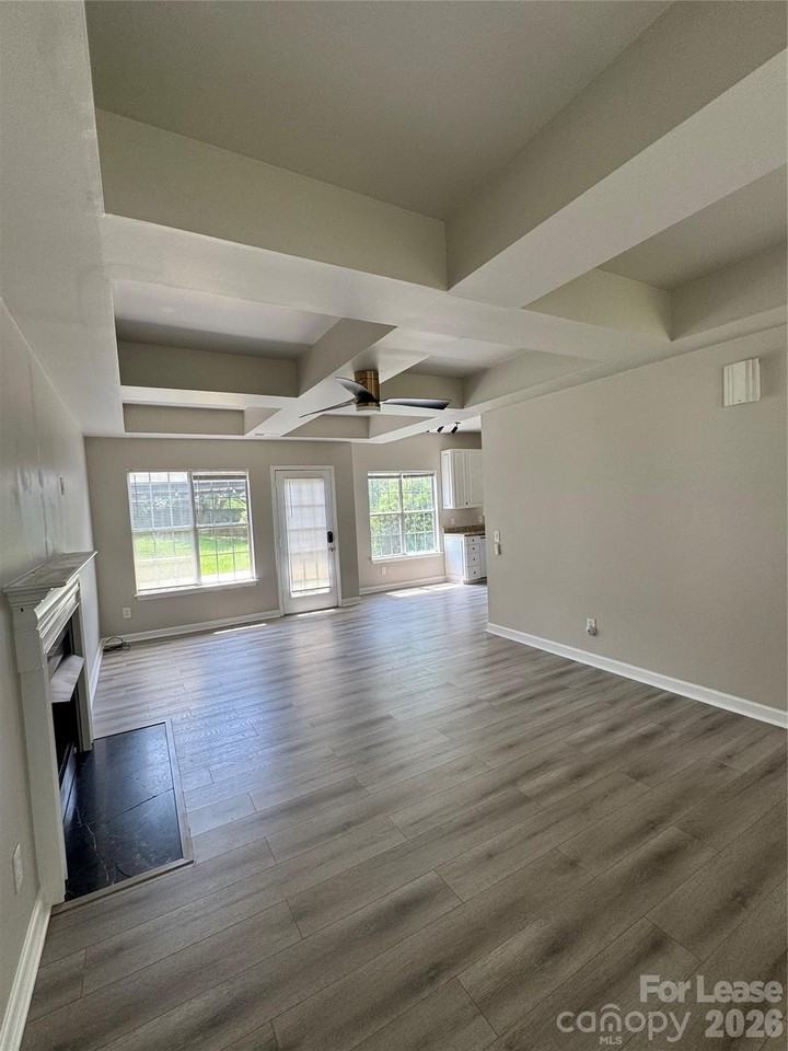 12320 Old Prairie Rd - Photo 3 of 26