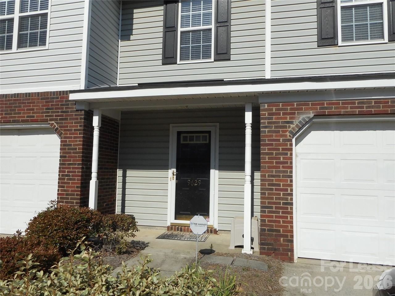 9629 Elizabeth Townes Ln - Photo 2 of 16