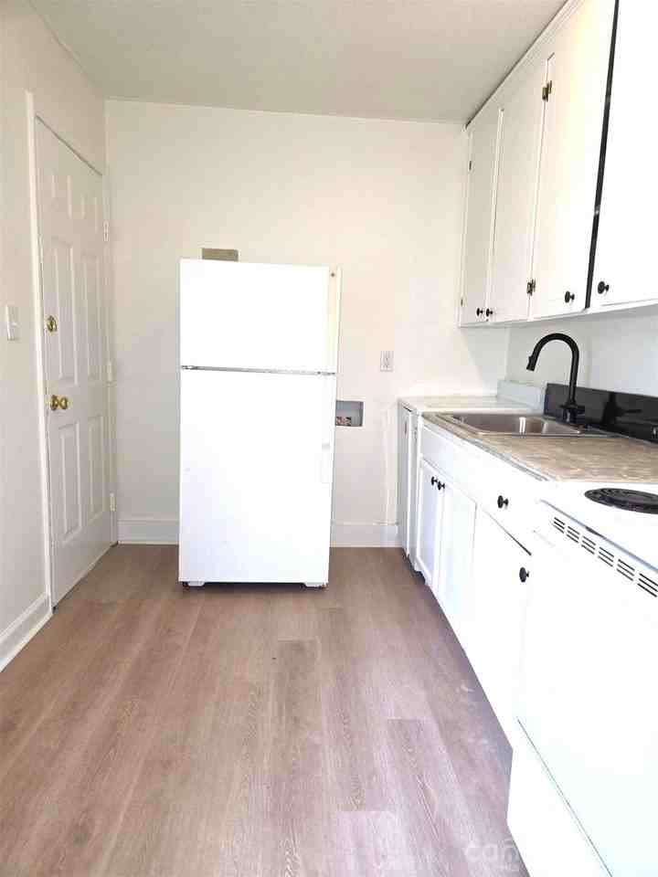 2835 Willow St #1 - Photo 2 of 9