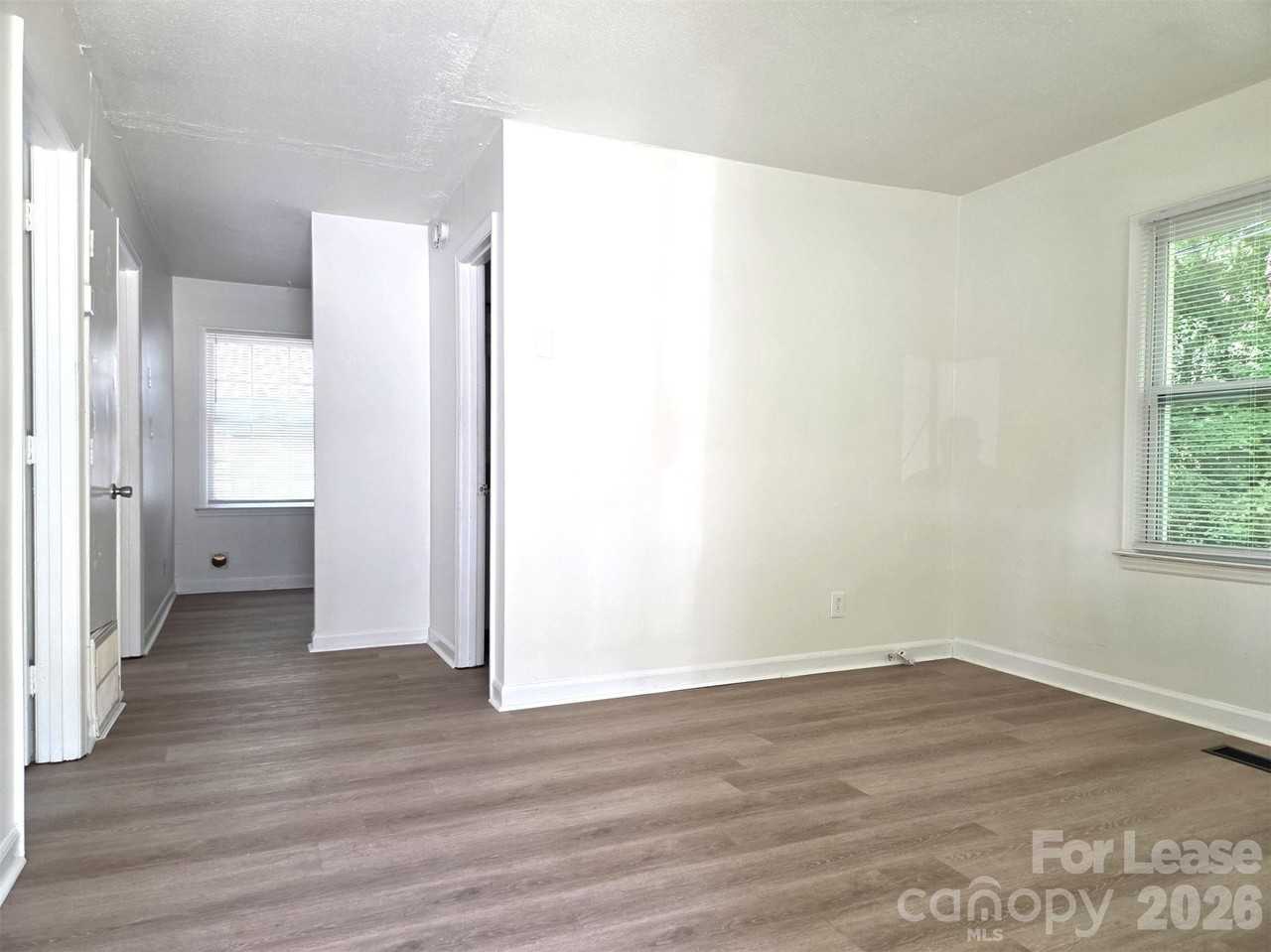 2835 Willow St #1 - Photo 4 of 9