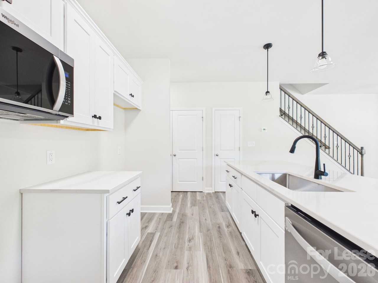 810/812 E Lincoln Street - Photo 3 of 25