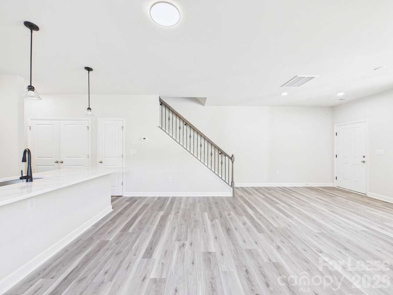 810/812 E Lincoln Street - Photo 7 of 25