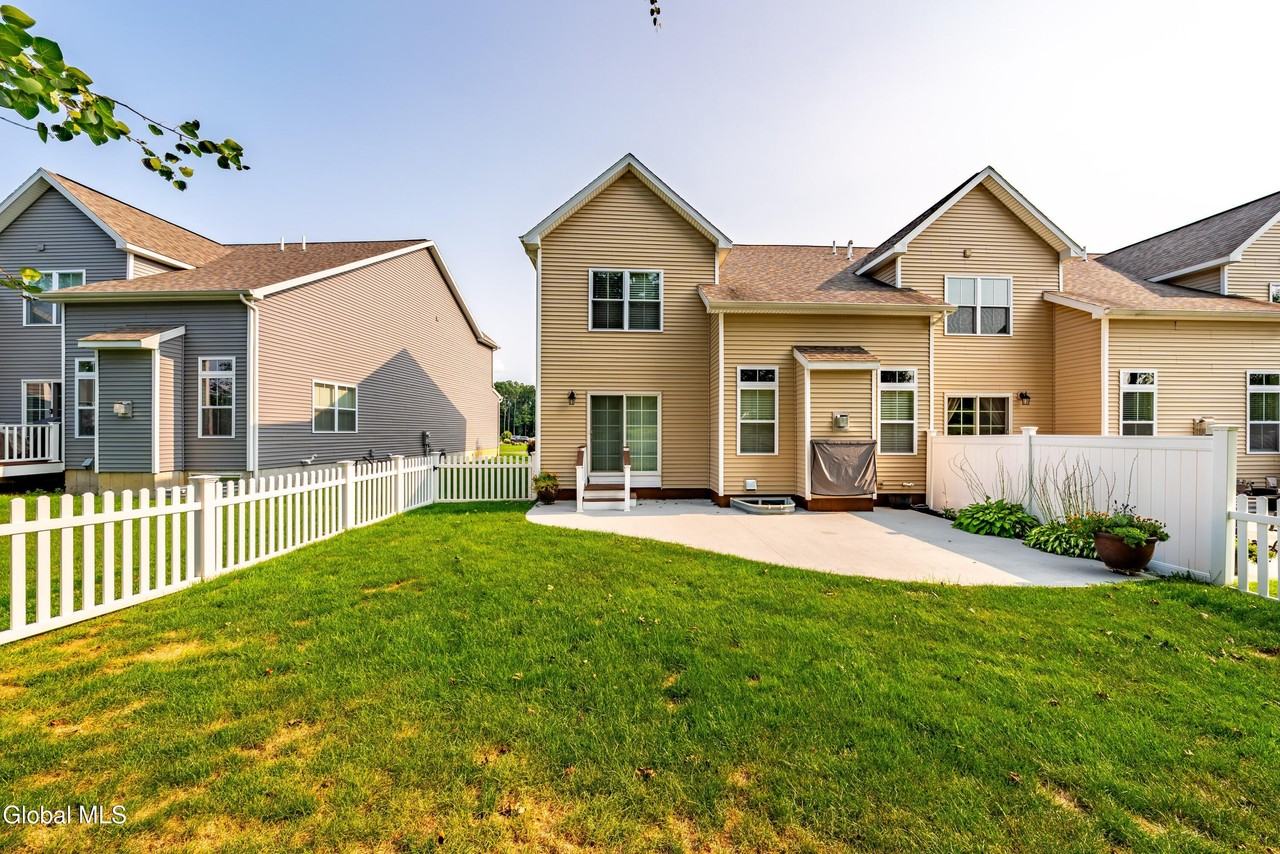22C Idared Ln - Photo 4 of 34