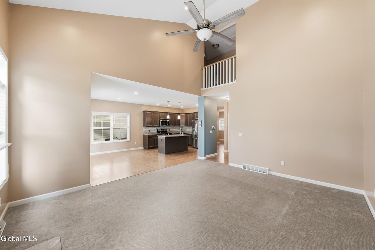 22C Idared Ln - Photo 5 of 34