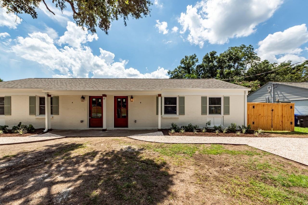 17 Vincent Dr #B - Photo 2 of 16