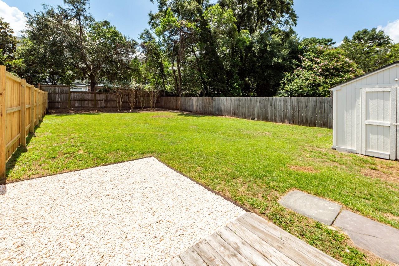 17 Vincent Dr #B - Photo 4 of 16
