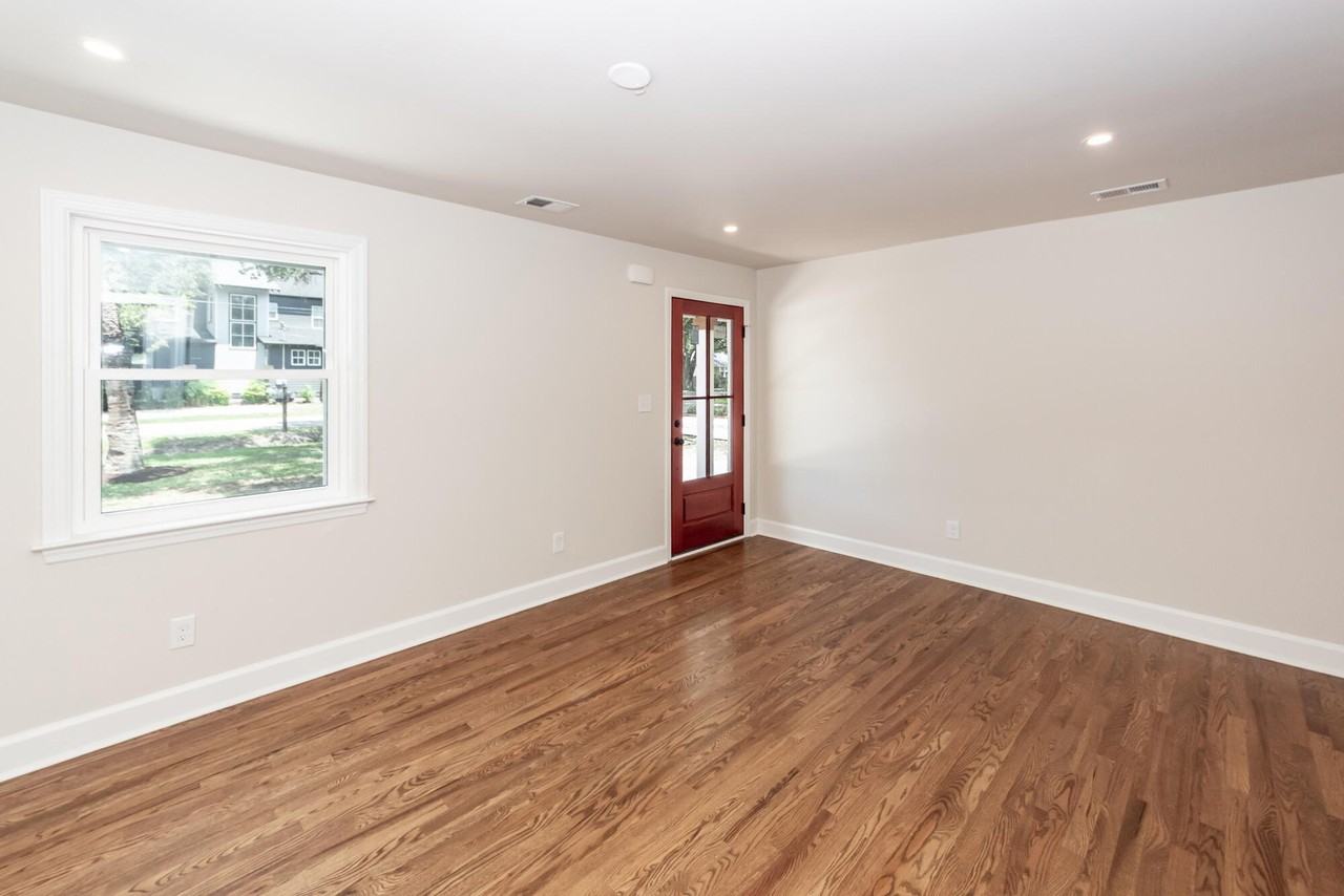 17 Vincent Dr #B - Photo 7 of 16