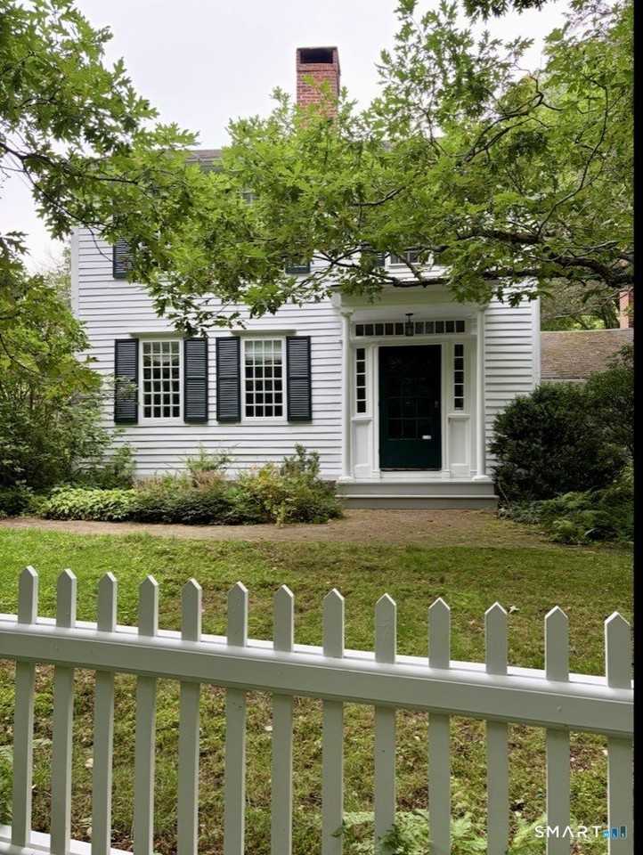320 Valley Rd - Photo 2 of 25