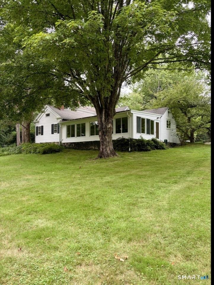 320 Valley Rd - Photo 4 of 25