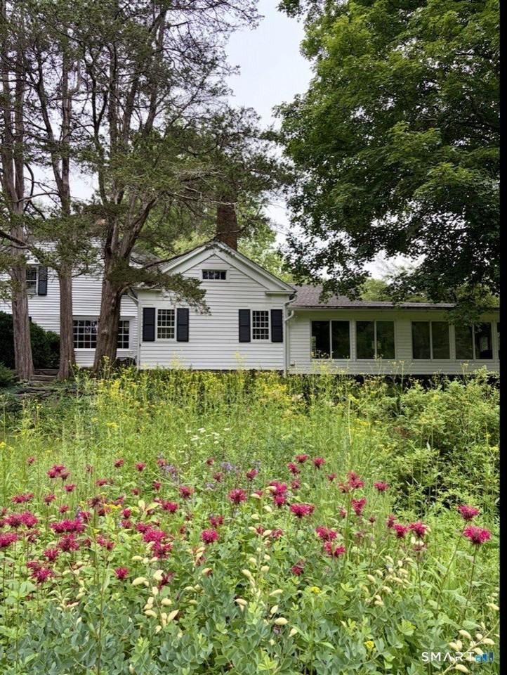 320 Valley Rd - Photo 5 of 25