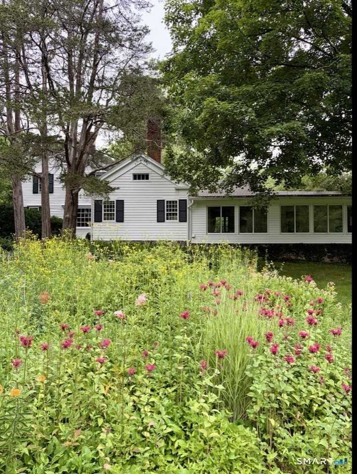 320 Valley Rd - Photo 6 of 25