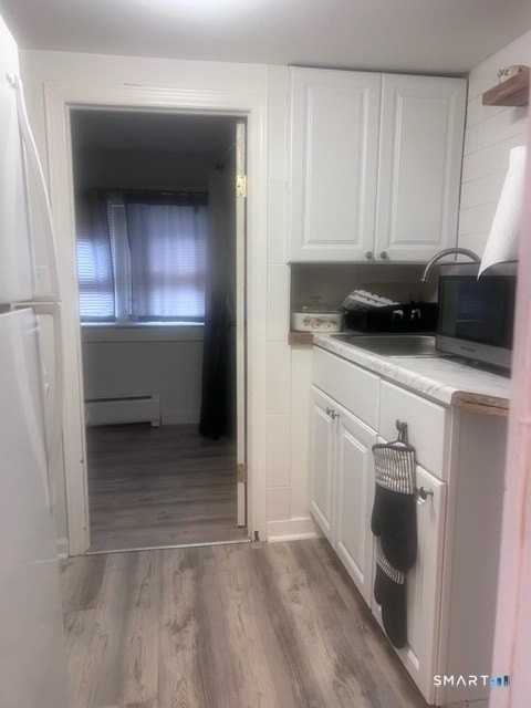466 Derby Ave - Photo 7 of 9