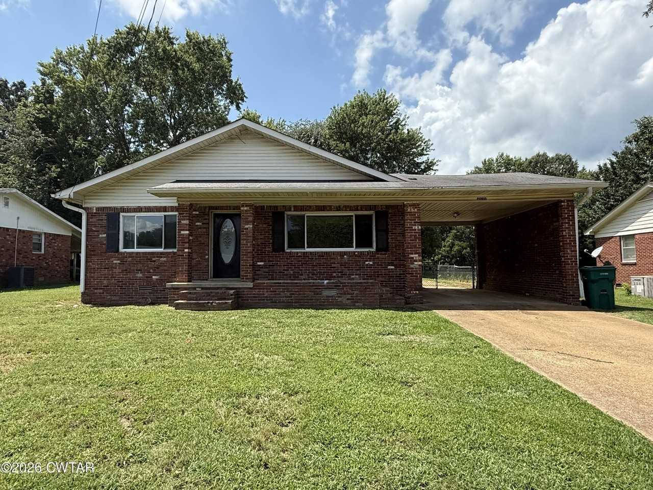 4011 Creswell St - Photo 2 of 13