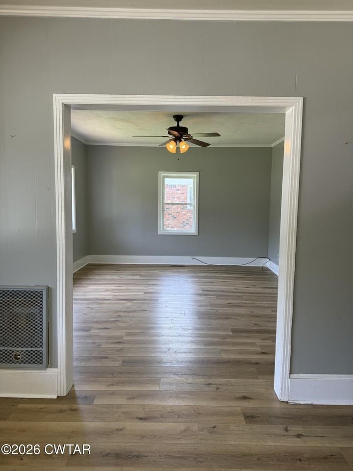 4011 Creswell St - Photo 3 of 13