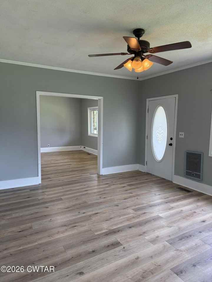 4011 Creswell St - Photo 4 of 13