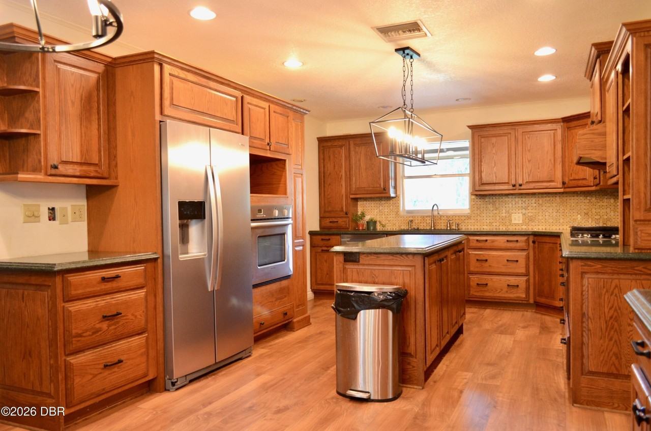 308 N Salisbury Ave - Photo 2 of 22