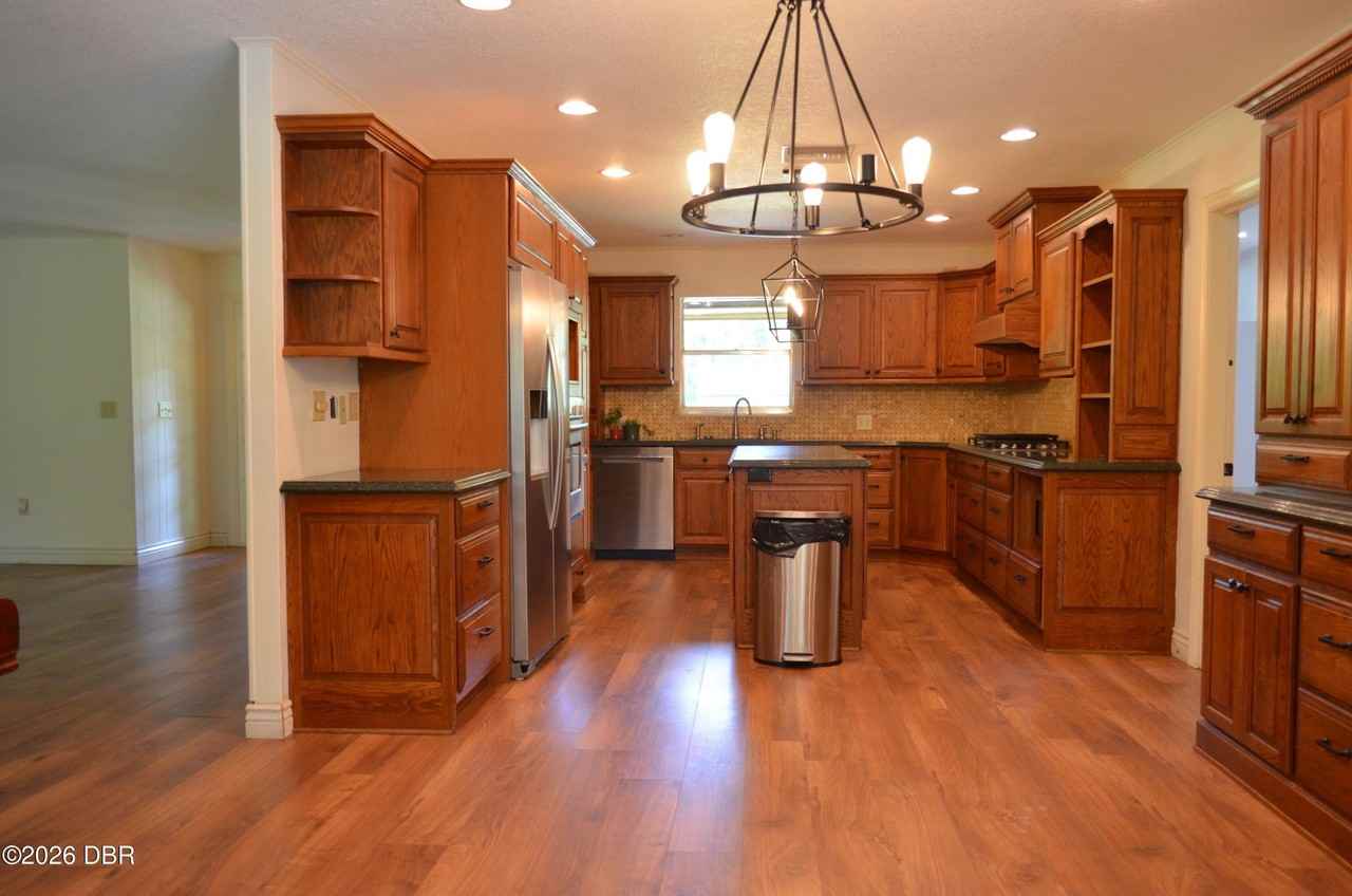 308 N Salisbury Ave - Photo 3 of 22