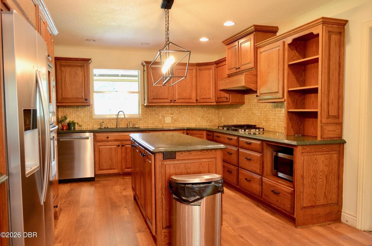 308 N Salisbury Ave - Photo 4 of 22