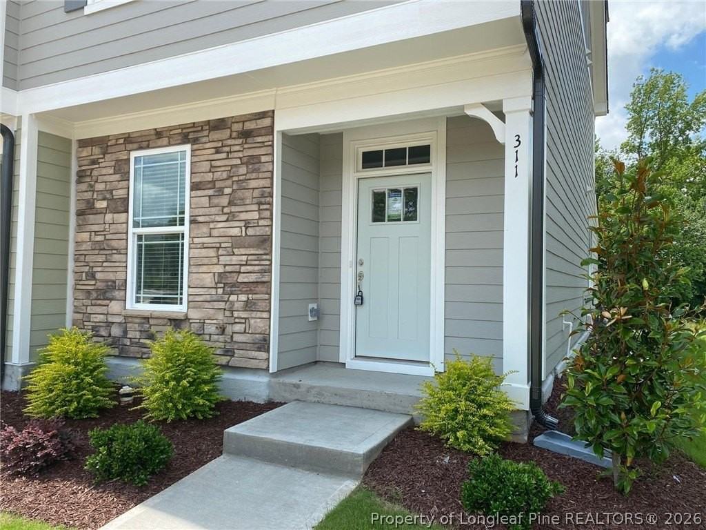 311 Old Grove Ln - Photo 2 of 42