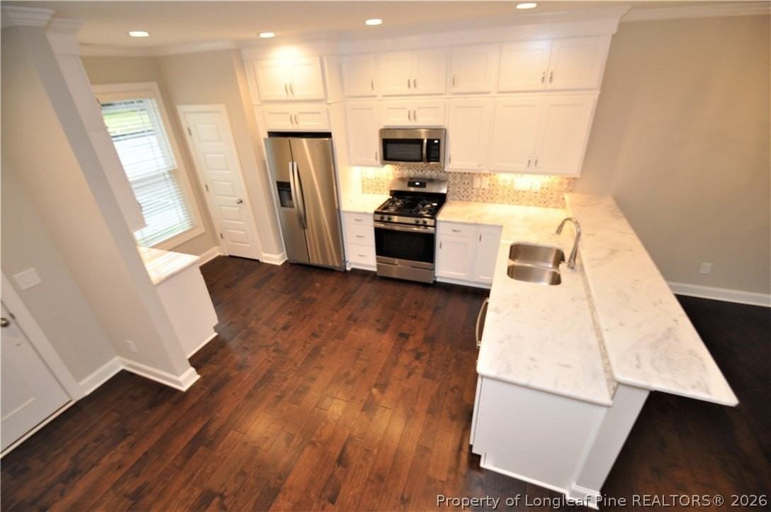 311 Old Grove Ln - Photo 7 of 42
