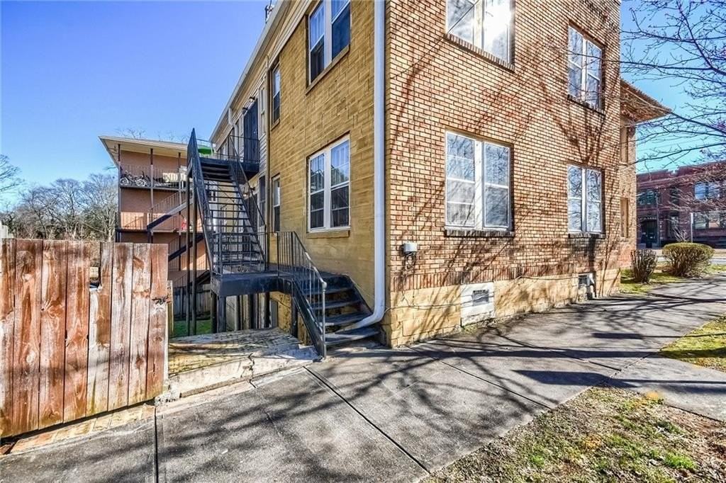 1445 Lucile Ave Sw #3 - Photo 2 of 22
