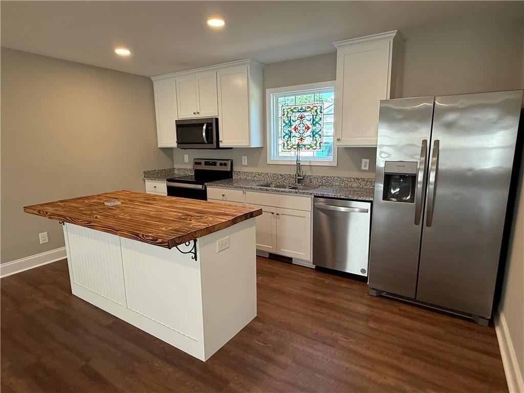 5915 Maiden Ln - Photo 3 of 9