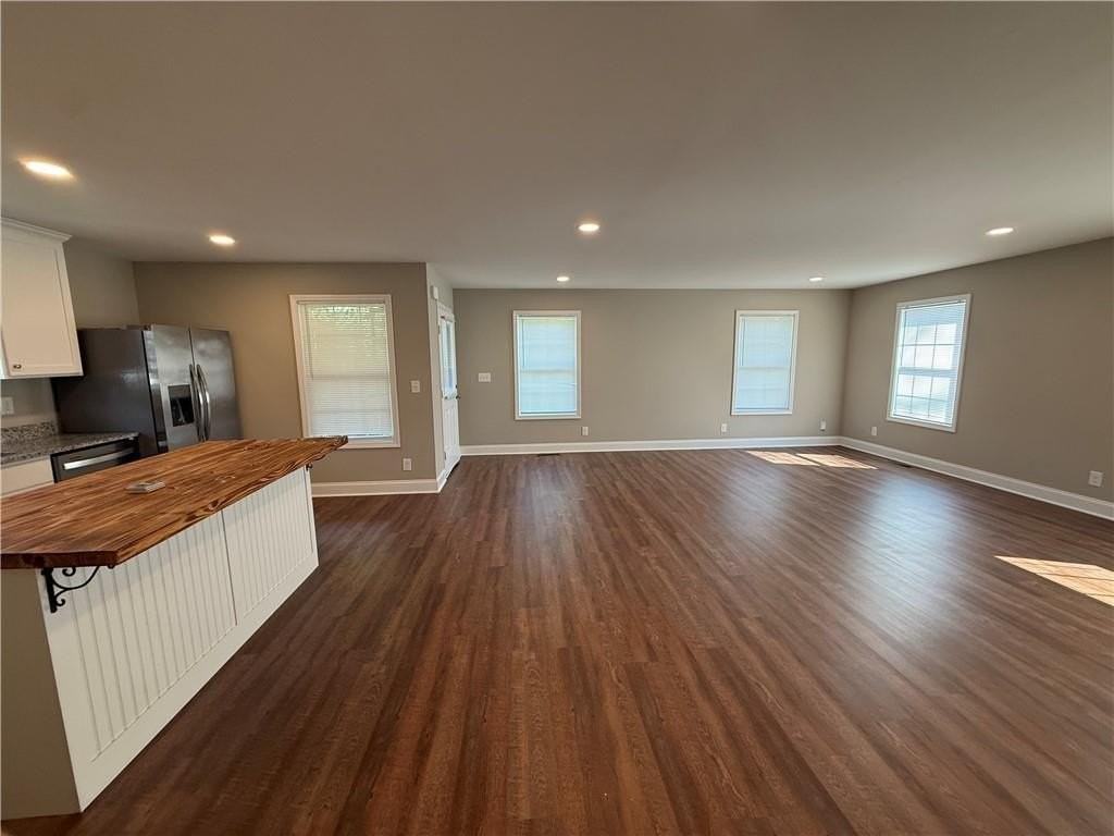 5915 Maiden Ln - Photo 4 of 9